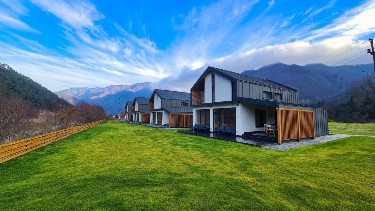 Complex Lunlo Village Brezoi Exteriér fotografie