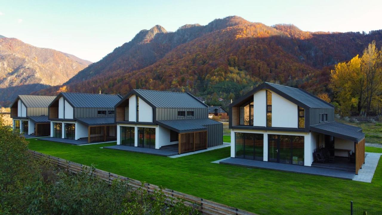 Complex Lunlo Village Brezoi Exteriér fotografie