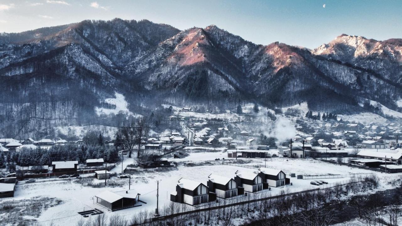 Complex Lunlo Village Brezoi Exteriér fotografie