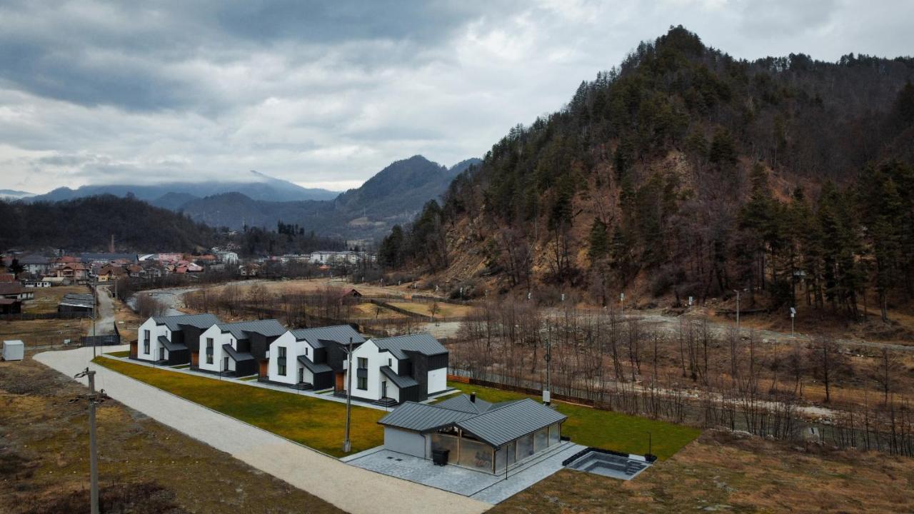 Complex Lunlo Village Brezoi Exteriér fotografie