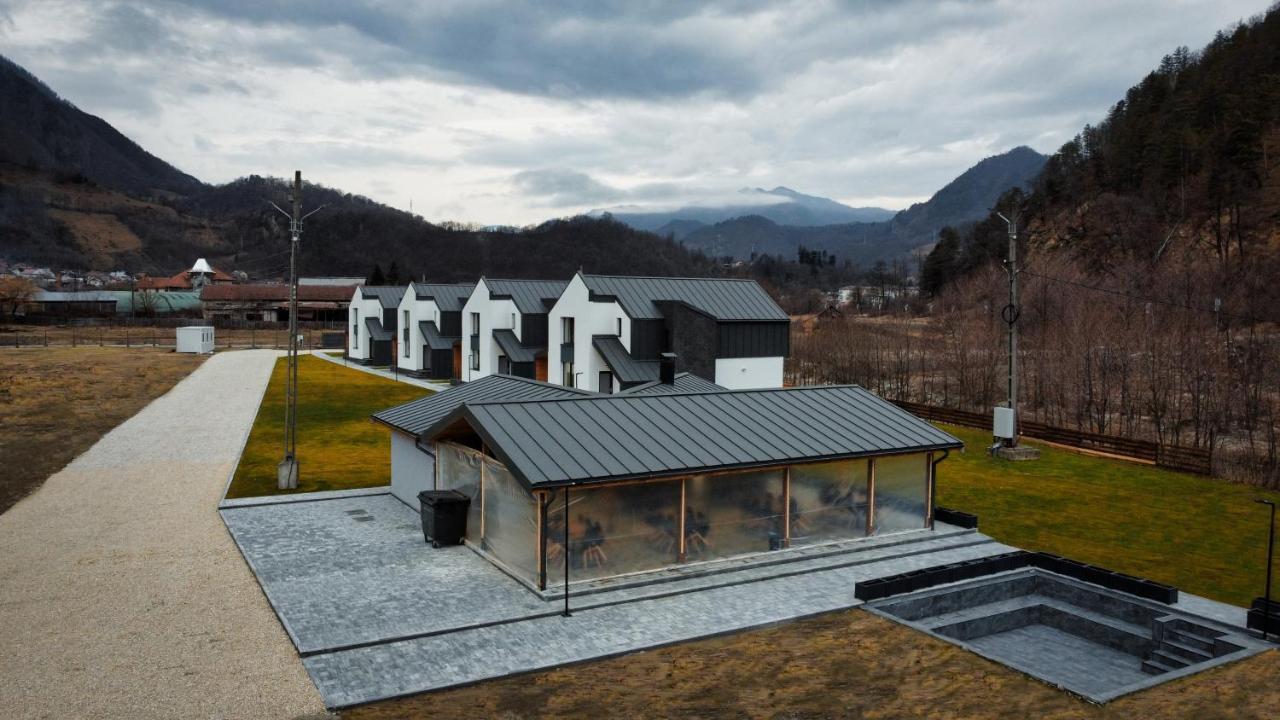 Complex Lunlo Village Brezoi Exteriér fotografie
